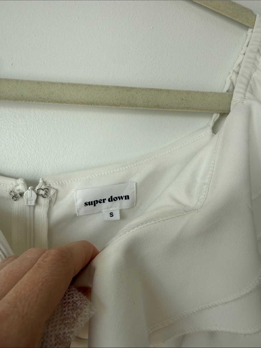superdown White Ruffle Romper - Picture 3 of 4